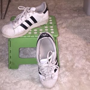 Size 8 adidas superstars